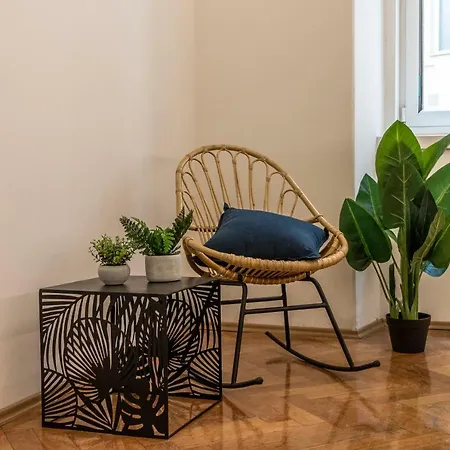 Daire Pregiata Con Bagno Privato - Blu Di Prussia